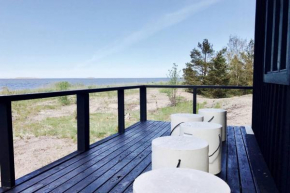 H A R R B Å D A - kaksi mökkiä merenrannalla in Kokkola